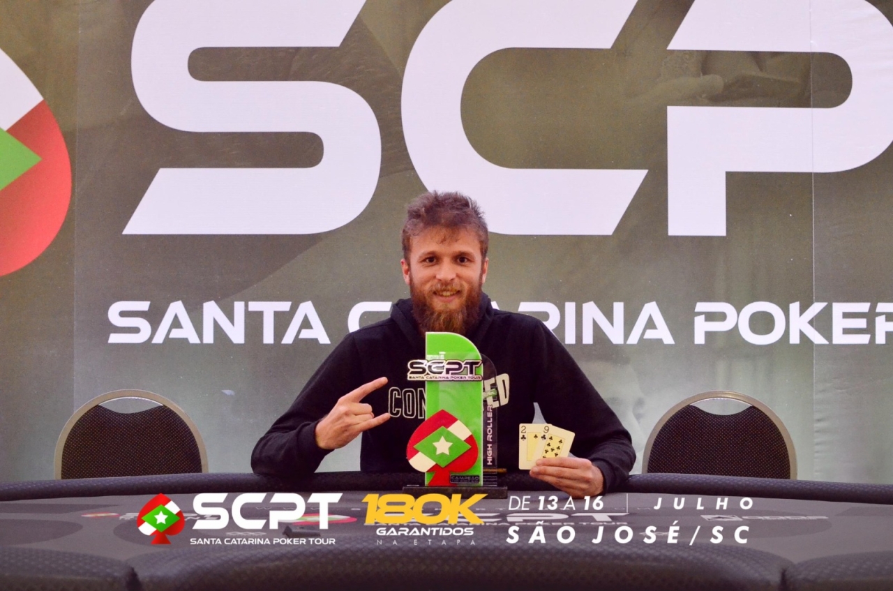 Em noite iluminada, Guilherme Bastos derrota Silvio Feiber no heads-up e é campeão do High Roller do SCPT